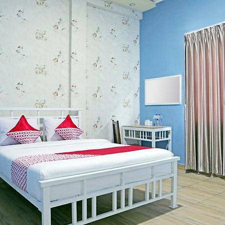 Oyo 1386 Hotel Grand Gabelo บูกิตติงกี ภายนอก รูปภาพ
