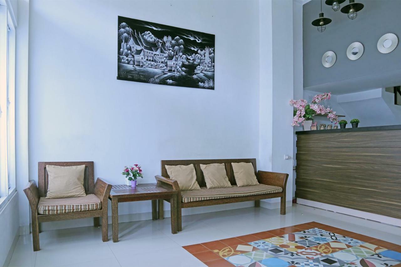 Oyo 1386 Hotel Grand Gabelo บูกิตติงกี ภายนอก รูปภาพ