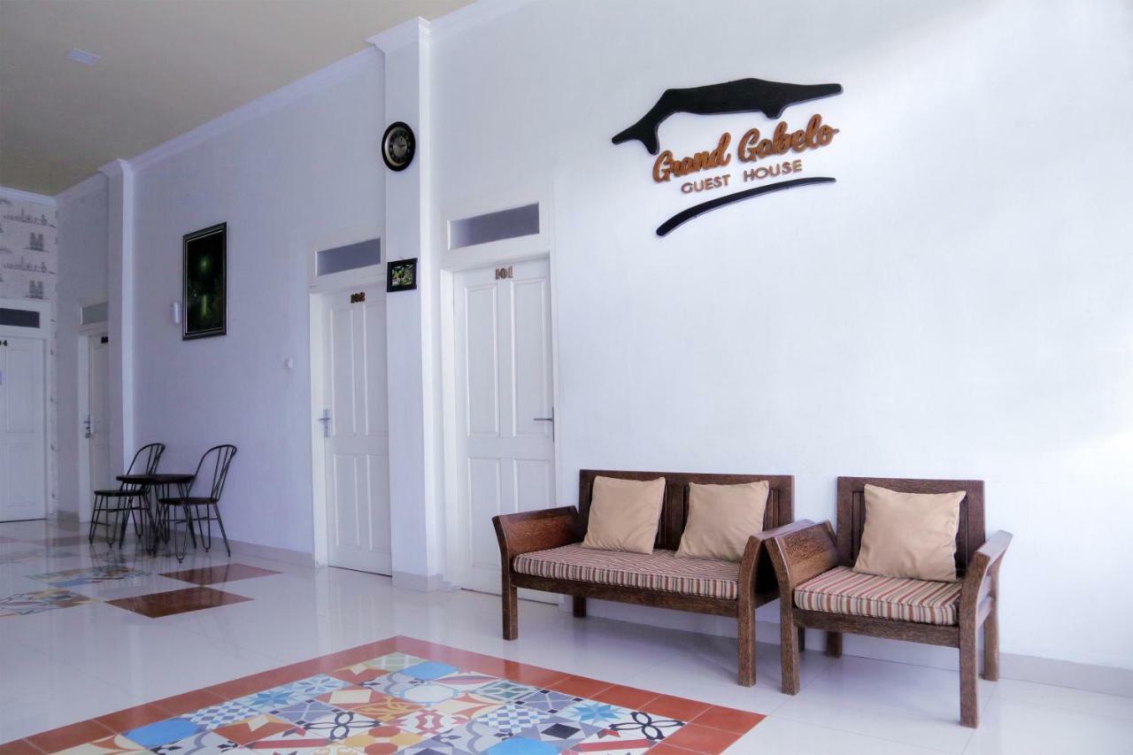 Oyo 1386 Hotel Grand Gabelo บูกิตติงกี ภายนอก รูปภาพ