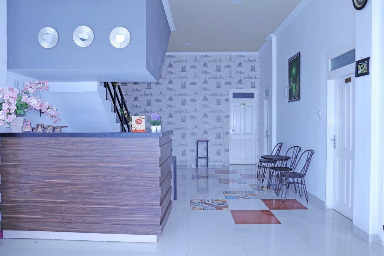Oyo 1386 Hotel Grand Gabelo บูกิตติงกี ภายนอก รูปภาพ