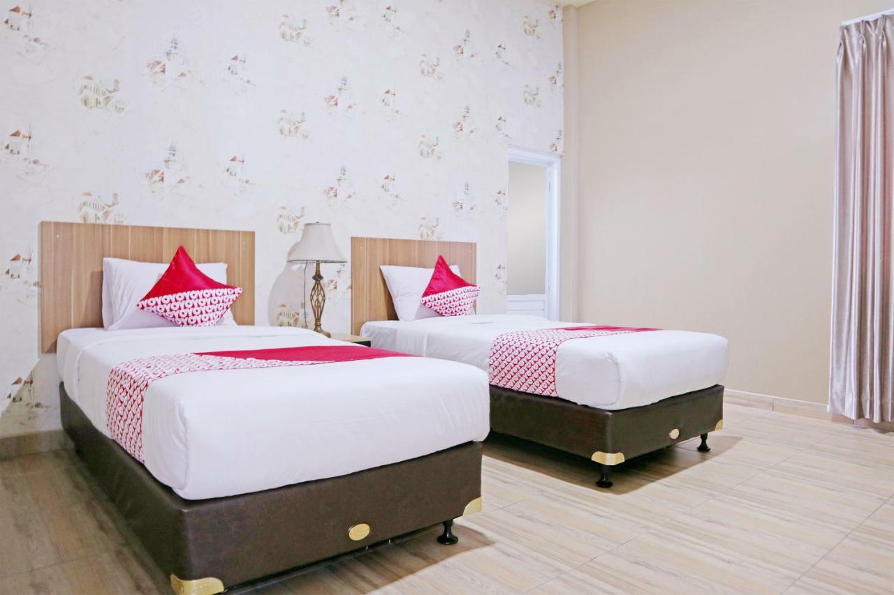 Oyo 1386 Hotel Grand Gabelo บูกิตติงกี ภายนอก รูปภาพ