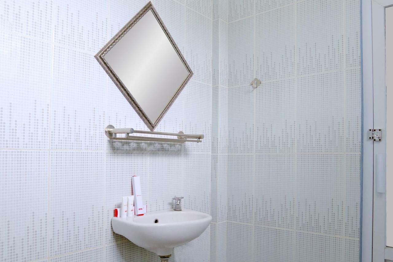 Oyo 1386 Hotel Grand Gabelo บูกิตติงกี ภายนอก รูปภาพ
